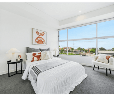 Stylish & Light-Filled Apartment in Prestigious "The Carl" - Photo 3