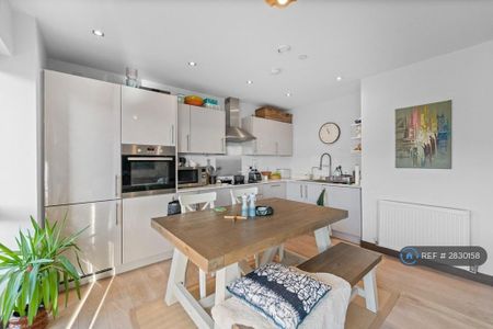 2 bedroom flat to rent - Photo 5