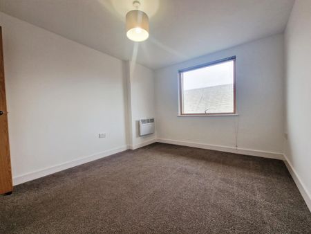 3 bedroom flat to rent - Photo 4