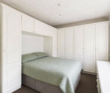 5 bedroom semi-detached house to rent - Photo 6