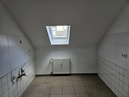 Moderne Dachgeschosswohnung in ruhiger Lage - Photo 3