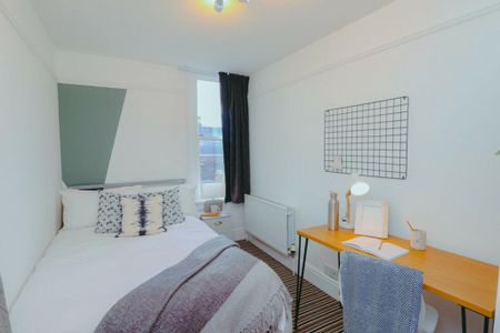 5 bedroom house to rent - Photo 2