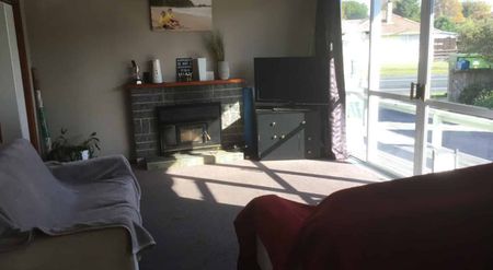 Tidy family home - Photo 5