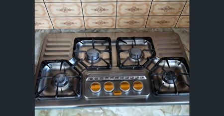 Comfortable Home in a Convenient Essendon Pocket - Photo 4