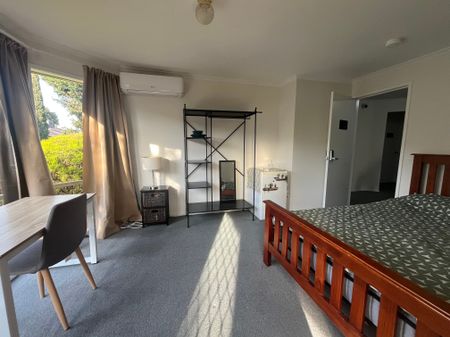 Roxburgh Park - Photo 2