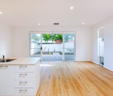 Modern 3 bedroom home, offering spacious and low maintenance living - Photo 1