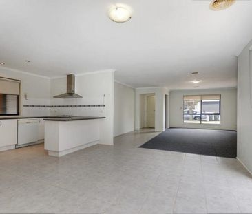 6 Sage Hills Place, CRAIGIEBURN - Photo 3