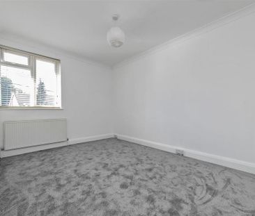 2 bedroom maisonette to rent - Photo 2