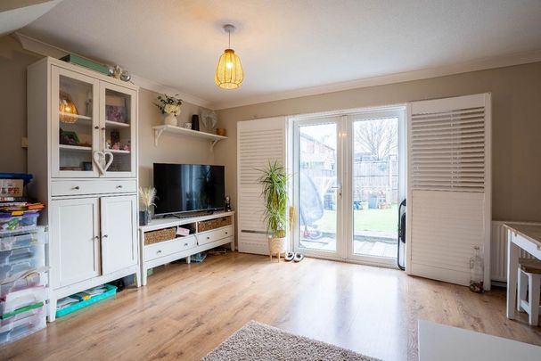 3 bedroom semi-detached house to rent - Photo 1