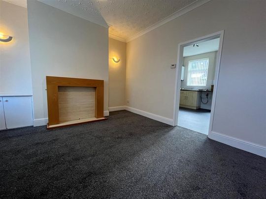 2 bedroom terraced house to rent - Photo 1