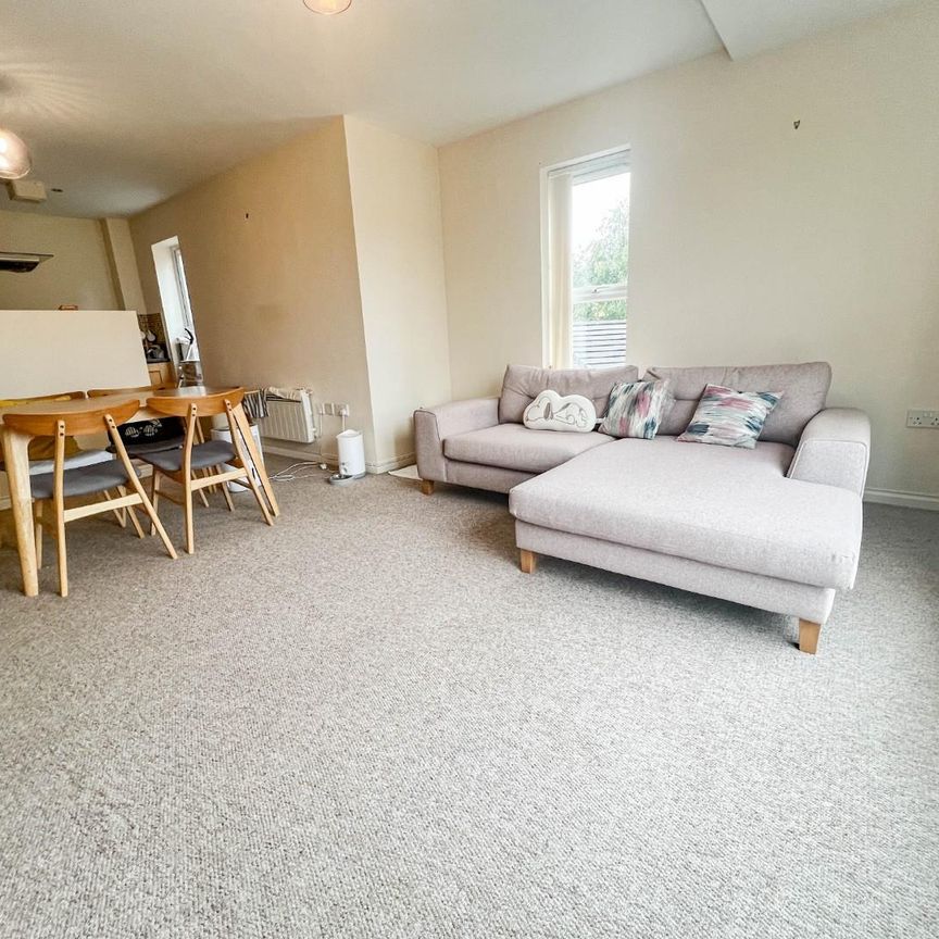 Roundhaven, Farewell Hall, Durham - Photo 1