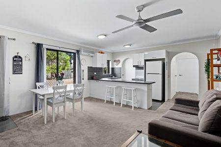 Modern 1 Bedroom Unit in the Heart of Jamisontown - Photo 2