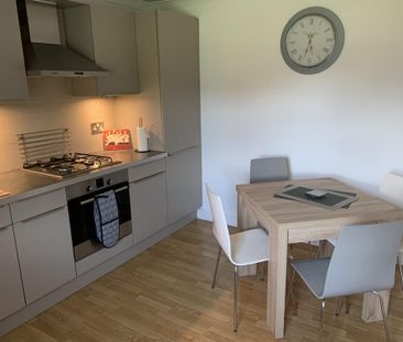 2 bedroom apartment to rent - Photo 4