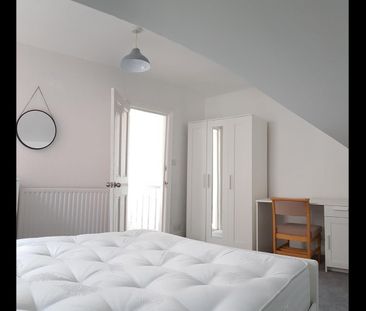 4 Bed Semi-Detached House, Melbourne Road, NG2 - Photo 6