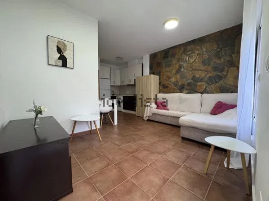 Alquiler de piso en Calle Santa Rosa - Photo 1