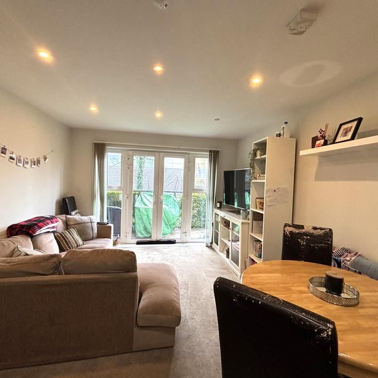 2 bedroom flat to rent - Photo 1