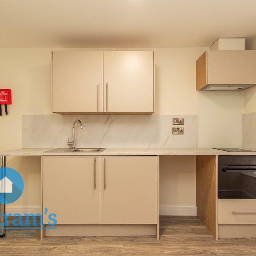 1 bed Apartment for Rent - Photo 1