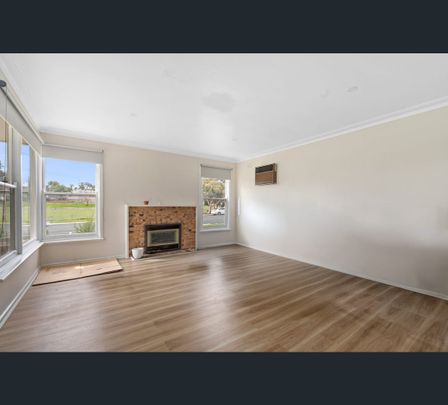 42 Keck St, Flora Hill, Vic 3550 - Photo 1