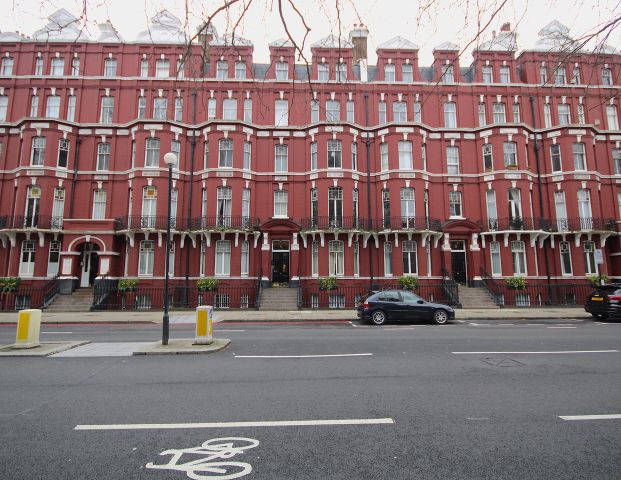 1 Bed Flat, Oxford & Cambridge Mansions, NW1 - Photo 1