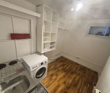 The Avenue, Worcester Park - Photo 4