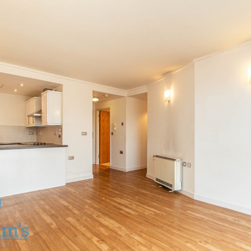 References Pending - 1 bed Apartment - Photo 1