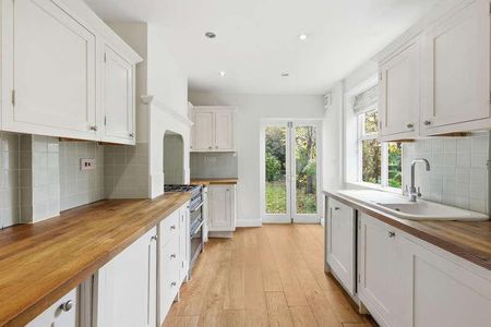 Bury St Edmunds, Suffolk, IP33 - Photo 3