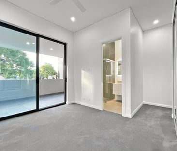 Modern Family Home with Designer Finishes - Photo 2