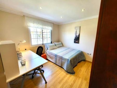 Calle Paco Miranda, Málaga, Andalusia 29013 - Photo 4