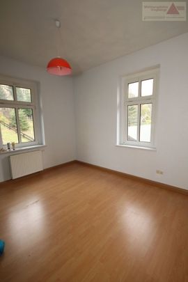 Kleine 2-Raum-Wohnung mit Einbauküche - PKW-Stellplatz - stilvolle Villa - Annaberg-Buchholz! - Photo 1