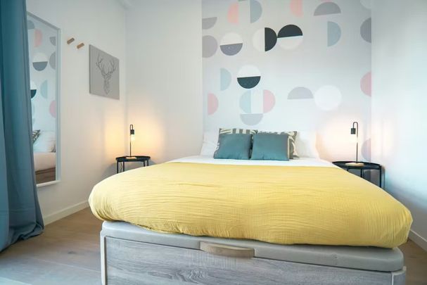 Rambla de Sant Josep, Barcelona, Catalonia 08002 - Photo 1