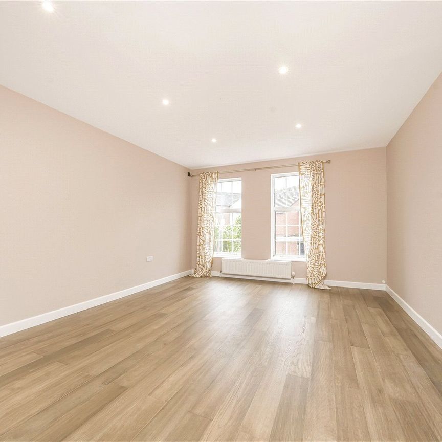 Park Crescent, Twickenham, TW2 - Photo 1