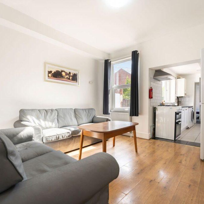 5 bedroom terraced house to rent - Photo 1