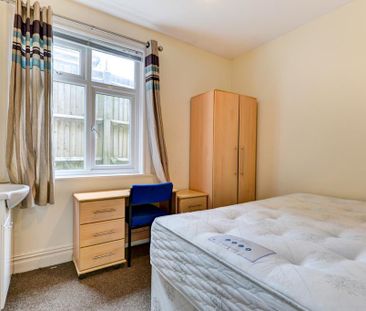 8 bedroom house to rent - Photo 4