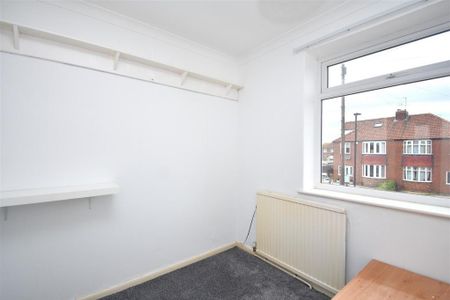 3 bedroom semi-detached house to rent - Photo 3