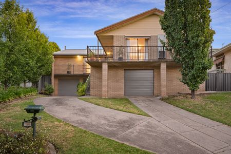Large Family Home Situated In Sought After East Albury - Photo 2