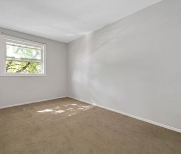 For Lease - 2523 Hunters Point Crescent, Blossom Park - Airport and... - Photo 5