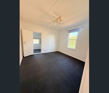 Neat, Bright & Well-Located Norlane Living at Its Best - Photo 4