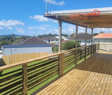 spacious Two-Bedroom Home with Harbour Views - Photo 3