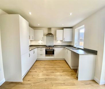 Honeycomb Vale, Chard, TA20 - Photo 1