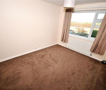 4 bedroom semi-detached house to rent - Photo 5