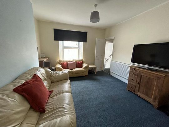 5 bedroom house to rent - Photo 1