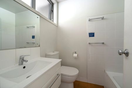 15/4 Lake Avenue, Frankton - Photo 5