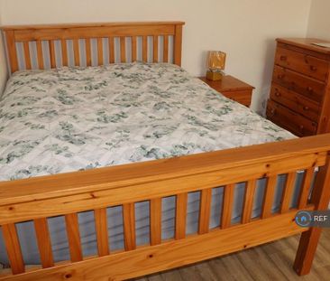 1 bedroom in a house share to rent - Photo 6