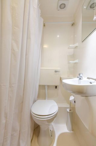 Flat 22 West Cromwell Road, Earls Court SW5 9QL - Photo 2