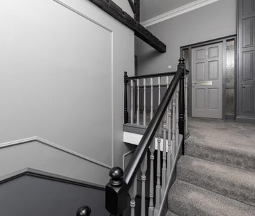 2 bedroom Flat To Let - Photo 1