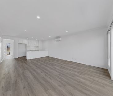 101 Prudence Parade, Point Cook VIC 3030 - House For Rent | Domain - Photo 2