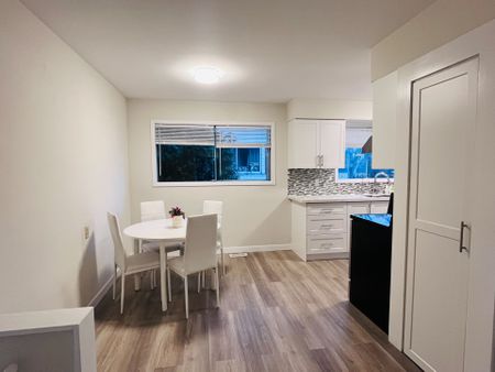 For Lease - 243 Appleby Line, Burlington, Ontario - Photo 4