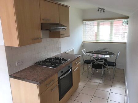 4 bedroom terraced house to rent - Photo 4