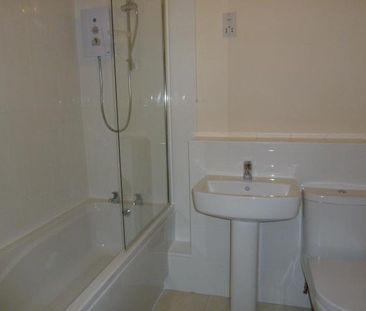 2 bedroom flat to rent - Photo 6