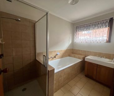 2/95-97 Mickleham Road, Tullamarine VIC 3043 - Photo 2